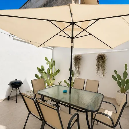 Ranieri- Fronte Mare, Ac, Wi-fi E Giardino Hébergement de vacances *