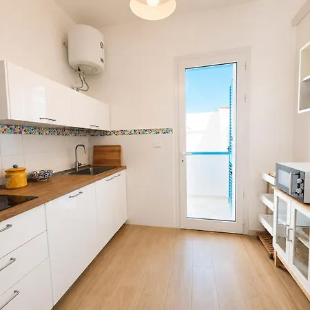 Ranieri- Fronte Mare, Ac, Wi-fi E Giardino Nyaraló *