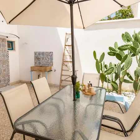 Ranieri- Fronte Mare, Ac, Wi-fi E Giardino Hébergement de vacances *